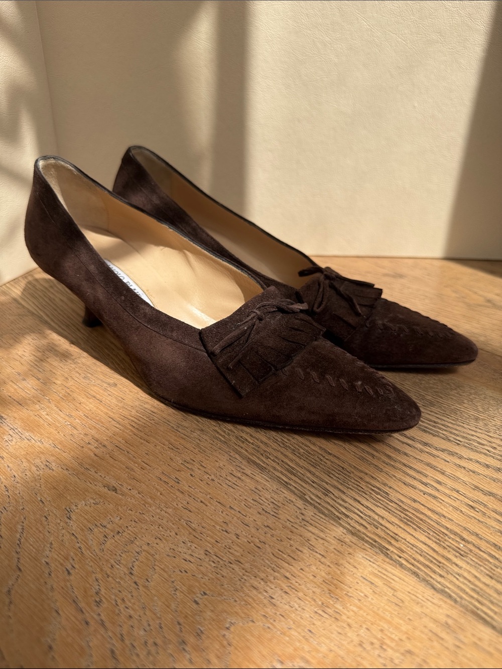 Manolo Blahnik  vintage brown suede kitten heel pumps fringe and bow tie detail - Picture 2 of 10